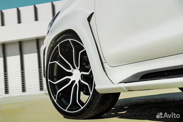 Кованые диски R22 GT Performance на Lexus LX 570