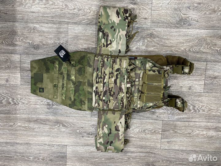 Бронежилет с плитами новый yakeda