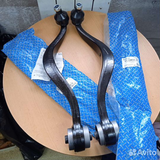 Рычаги нижние / кривые/ mazda 6 GG