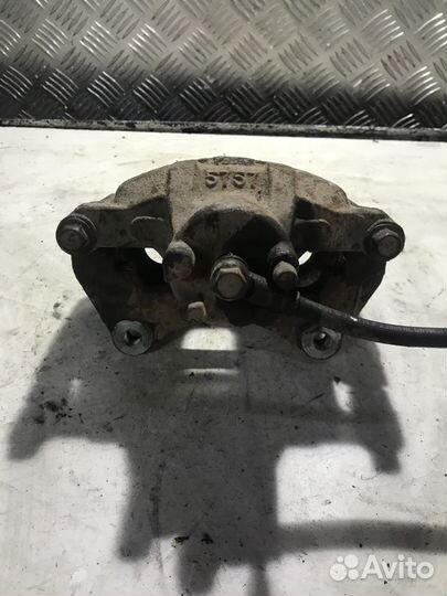 Суппорт передний правый Mitsubishi ASX