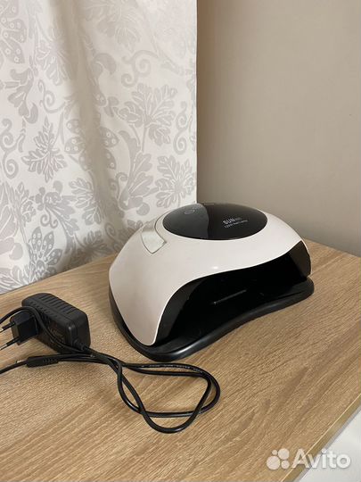 Лампа для ногтей