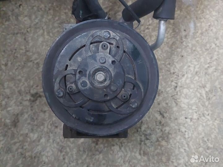 Компрессор кондиционера Ниссан Алмера