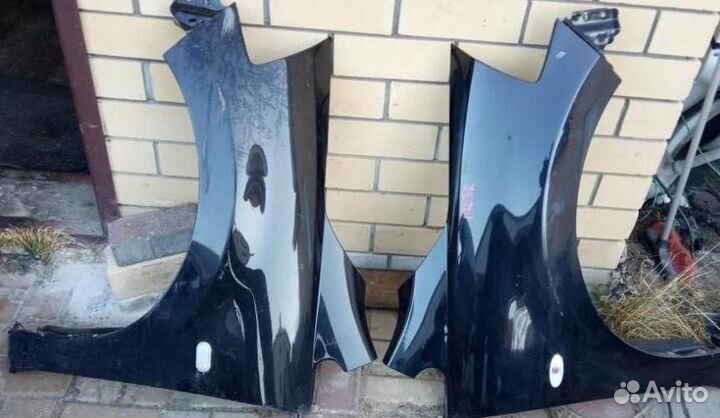 Nissan Tiida Фара левая