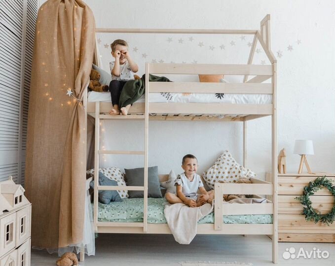 Двухъярусная кровать