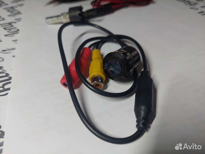 Камера заднего хода универсальная