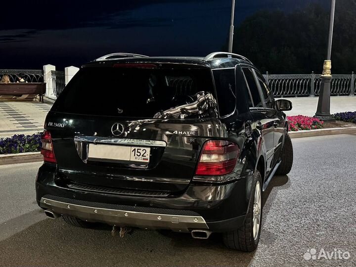 Разбор на запчасти Mercedes-Benz ml550 w164