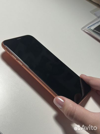 Телефон iPhone хр 128 гб