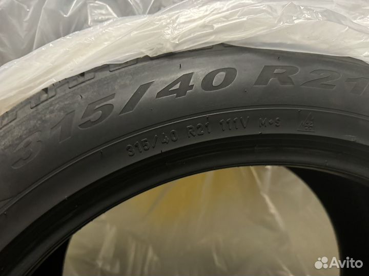 Pirelli Scorpion 285/45 R21 и 315/40 R21