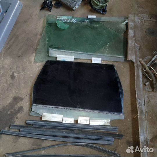 Боковое стекло на вольво 850