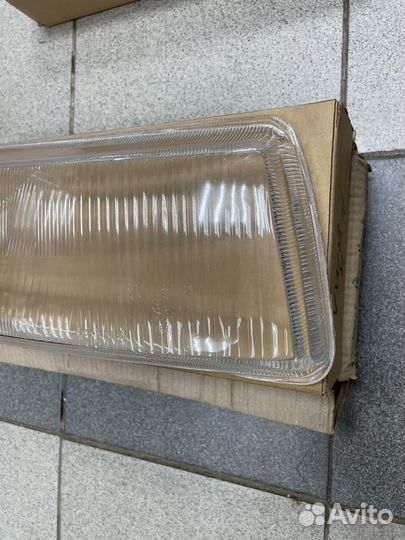 Стекло фары правое vw passat b4 1993-1996
