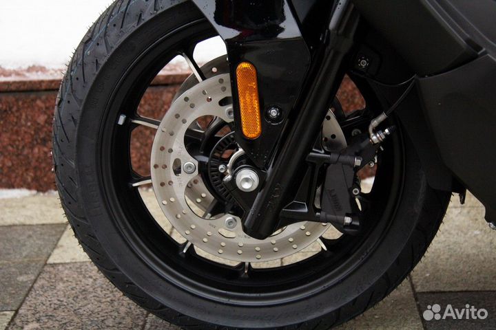 Максискутер voge sr4 max