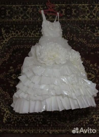 Нарядное платье для девочки 134 140