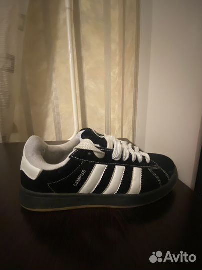 Кроссовки модели campus