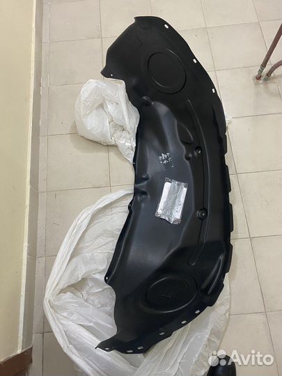 Подкрылок левый передний Mitsubishi Pajero Sport 3