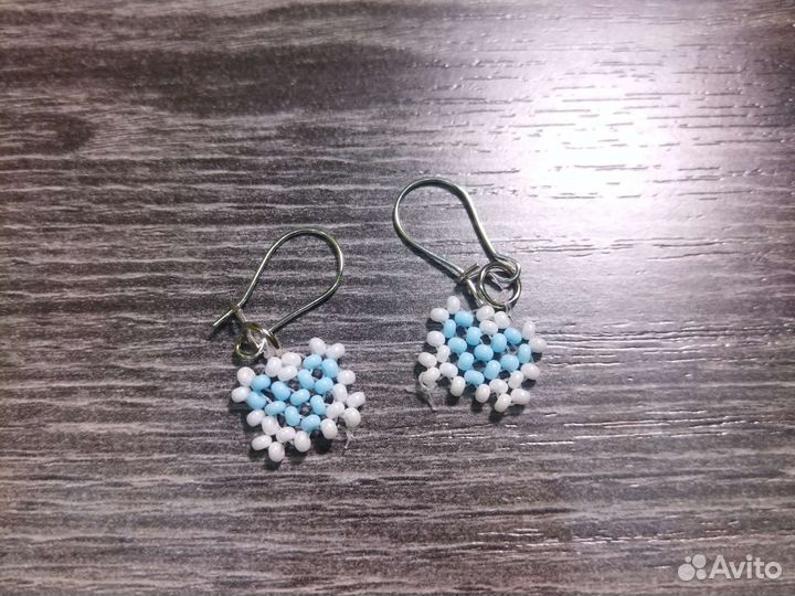 Серьги из бисера плоские