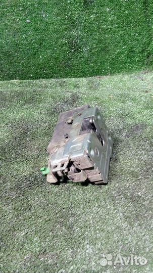 Замок двери передней левой Renault Logan