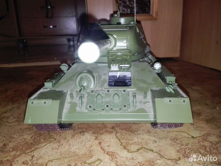 Продам модель танка Т-34/85