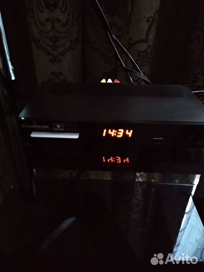 Продам спутниковую тв приставку