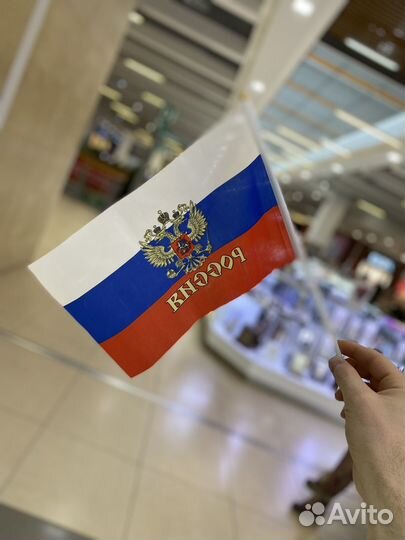Флаг России ;флаг СССР;пилотки; георгиевская лента