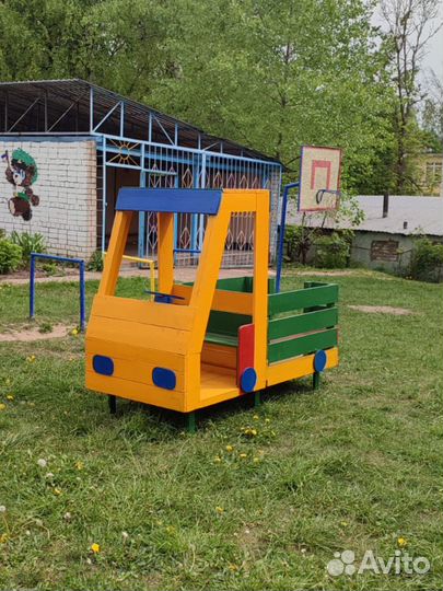 Машинка на детскую площадку или для детского сада