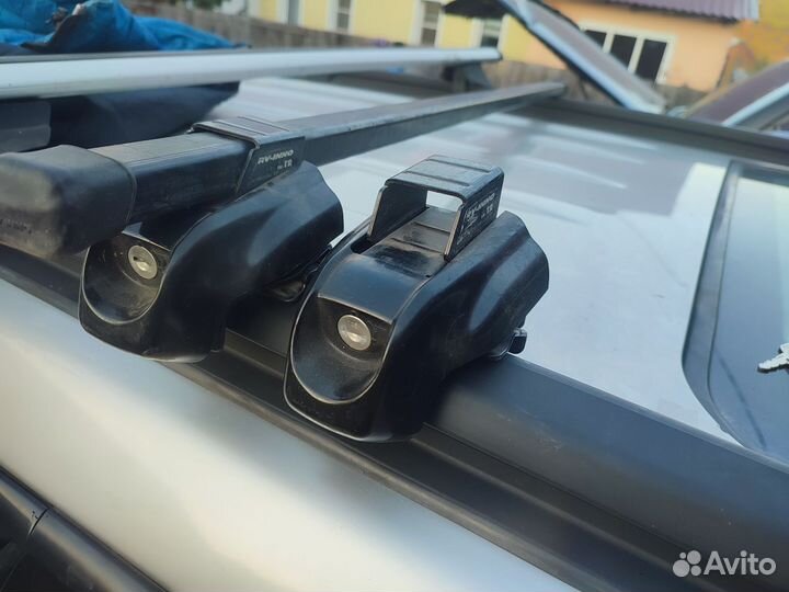 Багажник на рейлинги RV- inno