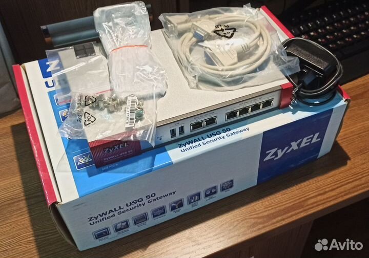 Маршрутизатор Zyxel Zywall USG 50 полный комплект
