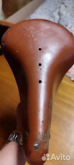 Седло кожаное велосипедов хвз + тормозные ручки