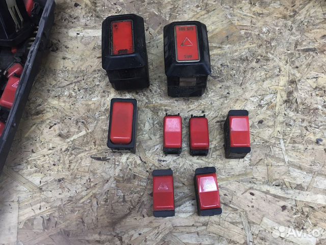 Кнопка аварийного сигнала Mercedes