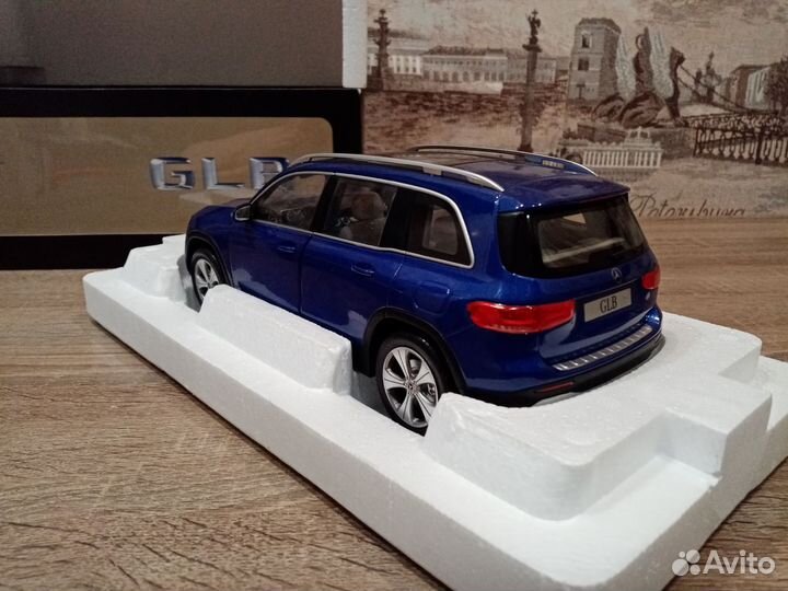 Модель 1:18 Mercedes Benz GLB