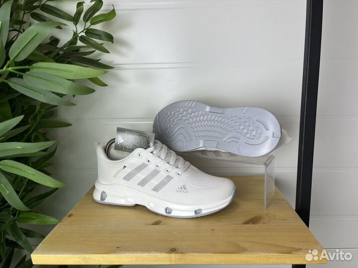 Кроссовки Adidas 41 белые