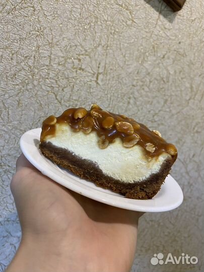 Чизкейк сникерс