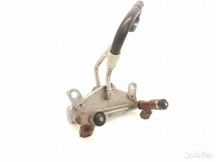 Топливная рейка (рампа) левая Subaru Legacy B14