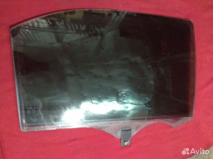 Стекло двери заднее правой Mercedes w220