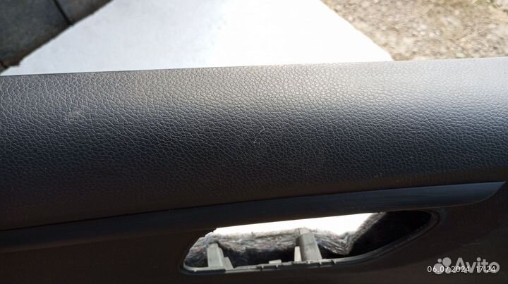 Обивка двери передней левой Kia Rio X 20-24