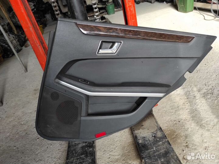 Молдинги обшивок двери мерседес w212