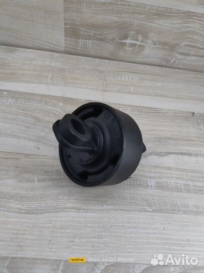 Сайлентблок заднего продольного рычага, левый CTR