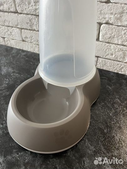 Кормушка для собак и кошек