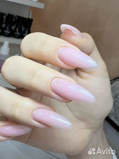 Наращивание ногтей и педикюр