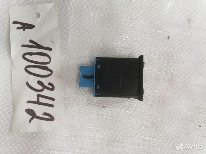 Кнопка обогрева сидений Chery T11 2013-2016 SQR484