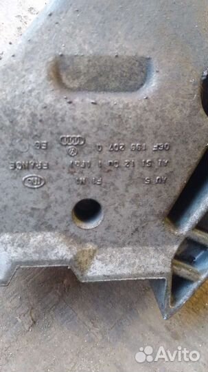 Кронштейн двигателя Volkswagen Jetta 5