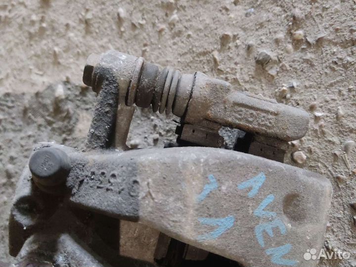 Суппорт задний левый avensis t250 2.0 2.4