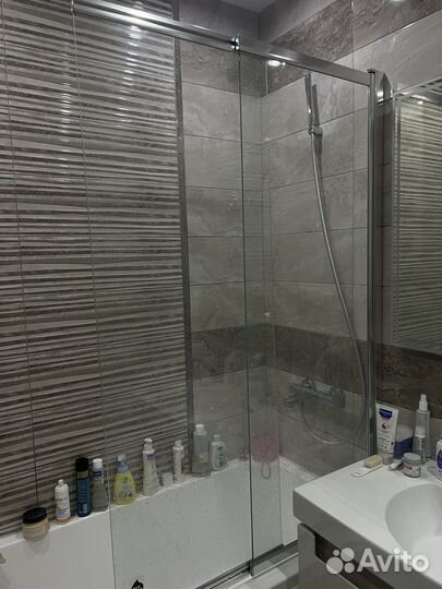 Стеклянная перегородка для ванной kerama marazzi