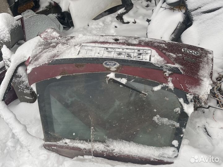 Форд фокус 1 крышка Багажника