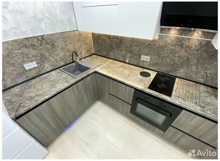 Кухня на заказ до потолка