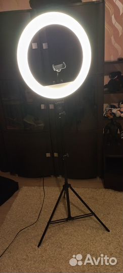 Кольцевая лампа со штативом