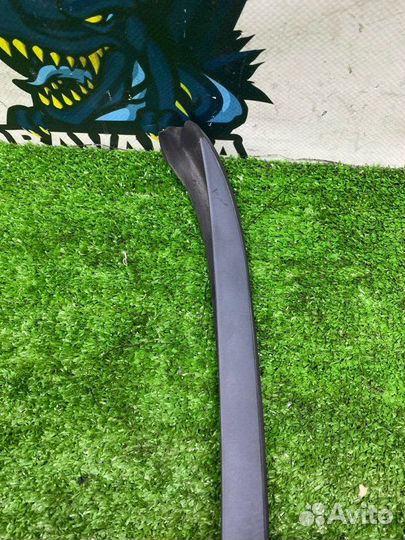 Молдинг лобового стекла правый Bmw 3 E90 N53B30A