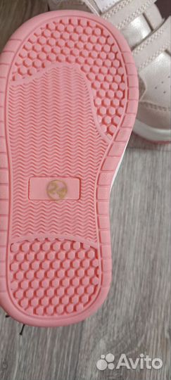 Новые ботинки для девочек 23,24