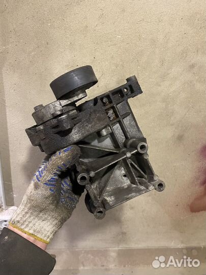 Кронштейн насоса кондиционера bmw e46 m43b19