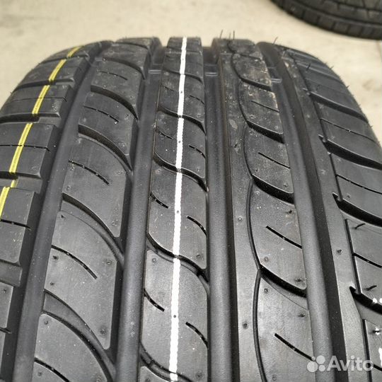 Compasal Smacher 225/60 R18 104