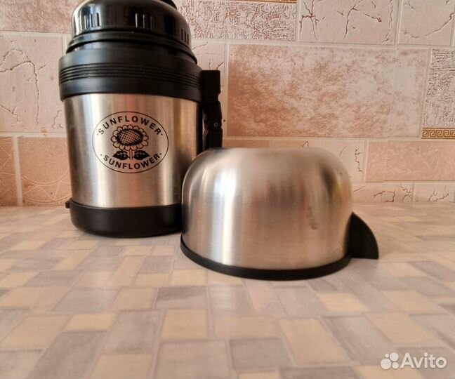 Термос вакуумный с ручкой 0.6